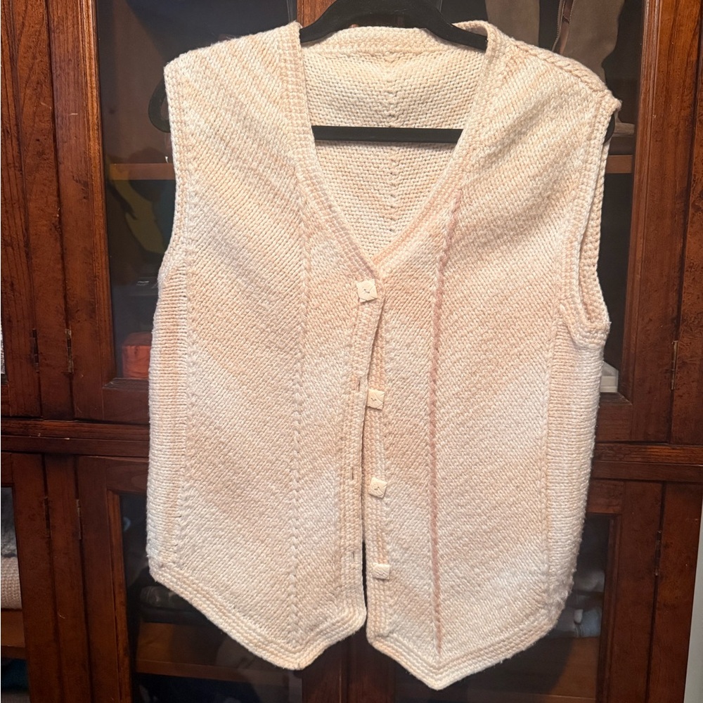 Source Unknown Cream Knit Sleeveless Cardigan Vest